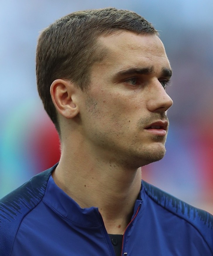 Antoine Griezmann c?a Atletico Madrid trong t?ng quan bán k?t Champions League 2025-26