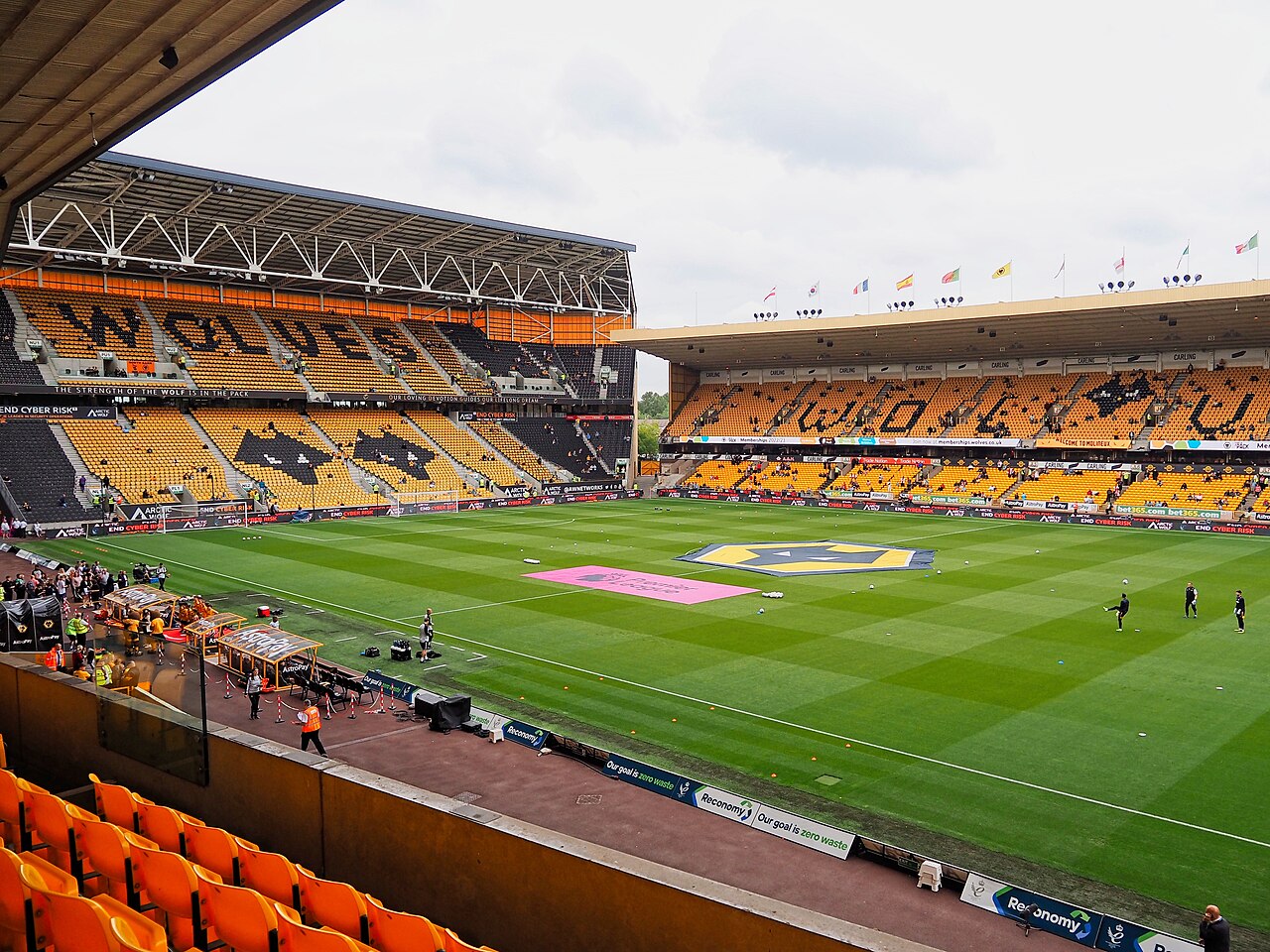 San Molineux Wolverhampton tr??c tr?n ti?p Tottenham vòng 35 Premier League 25/4/2026