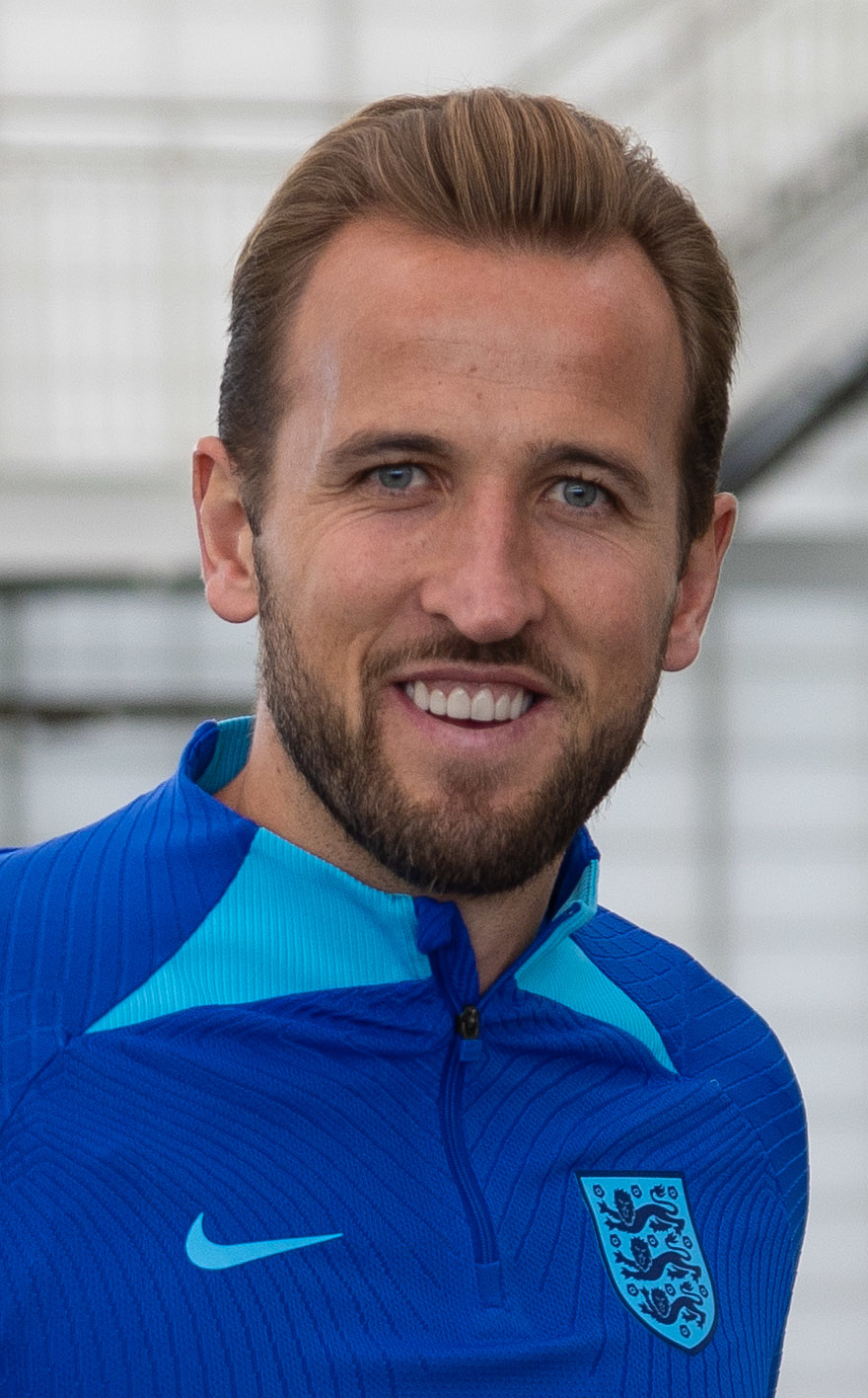 Harry Kane d?n ??u cu?c ?ua Bundesliga Torj?gerkanone 2025-26 v?i 33 bàn cho Bayern Munich