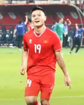 Nguy?n Quang H?i khoác áo CAHN t?i V-League 2025-26 và ??i tuy?n Vi?t Nam d??i th?i HLV Kim Sang-sik