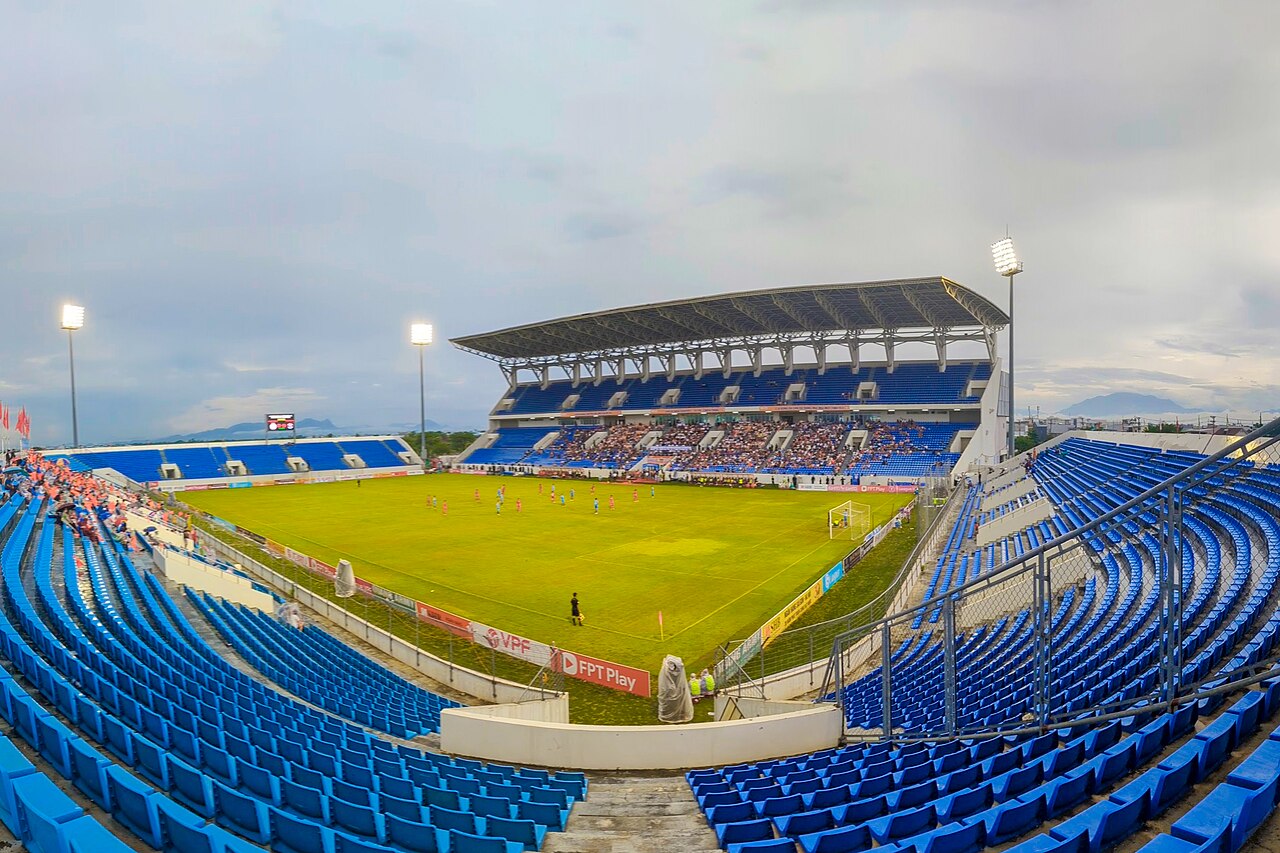 San v?n ??ng Hòa Xuan ?à N?ng - san nhà SHB ?à N?ng ?ang ??ng cu?i V-League 2025-26