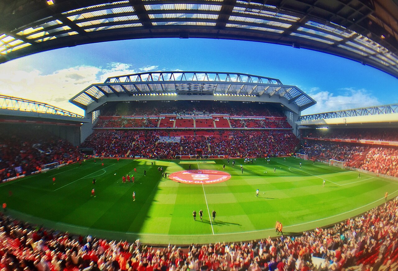 Anfield Liverpool ?êm th? B?y 9/5/2026 ??i ti?c bóng ?á chau ?u