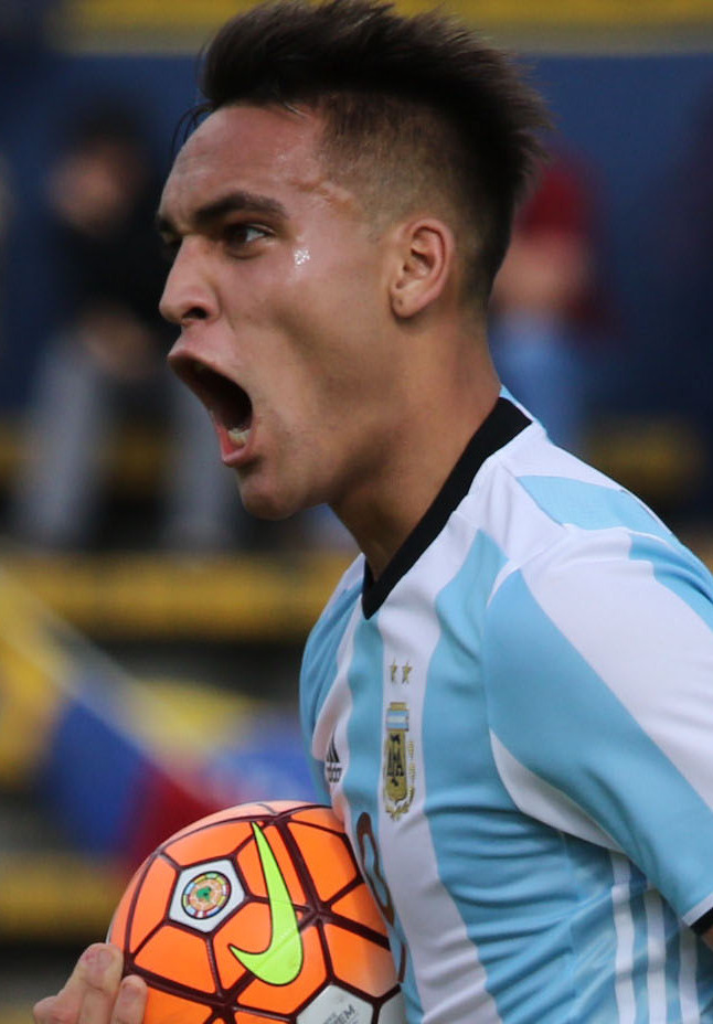 Lautaro Martínez — ??i tr??ng Inter Milan s? nang cúp Scudetto th? 21 t?i San Siro