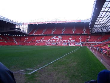 San Old Trafford — thánh ??a bóng ?á n??c Anh n?i Man United ?ón Liverpool