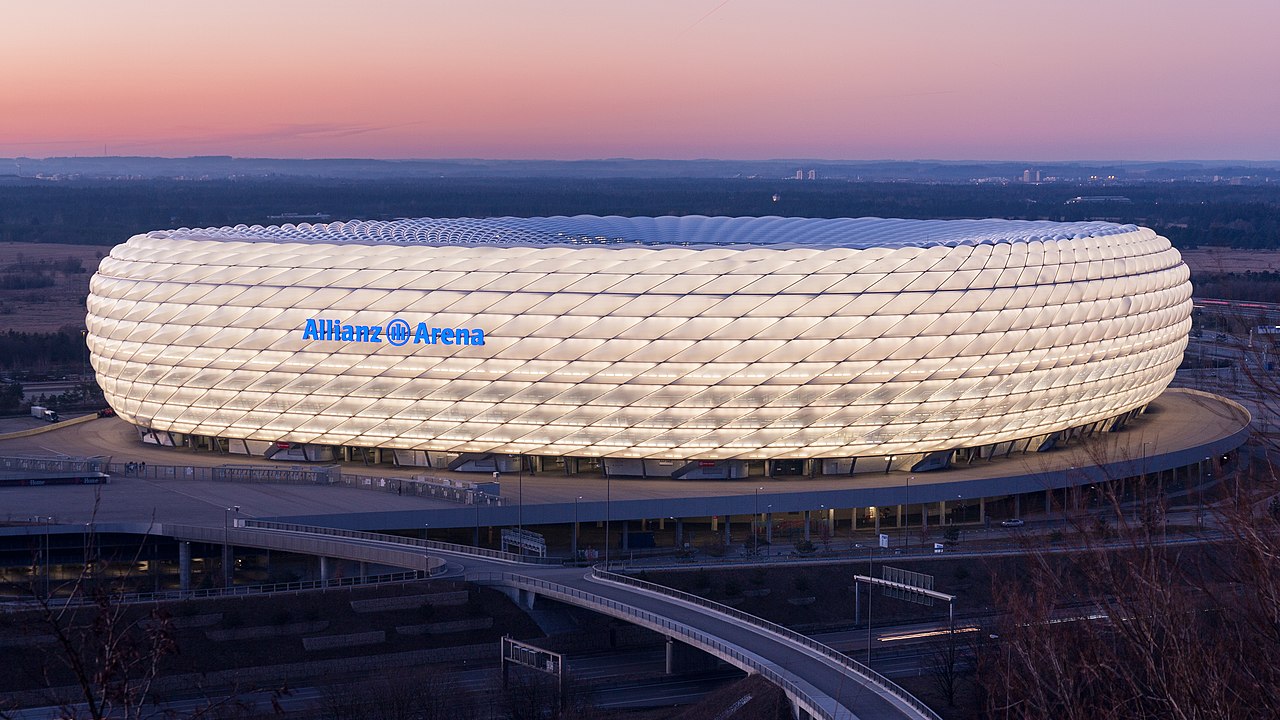 Bayern Munich ??u PSG bán k?t Champions League l??t v? Allianz Arena 6 tháng 5 2026