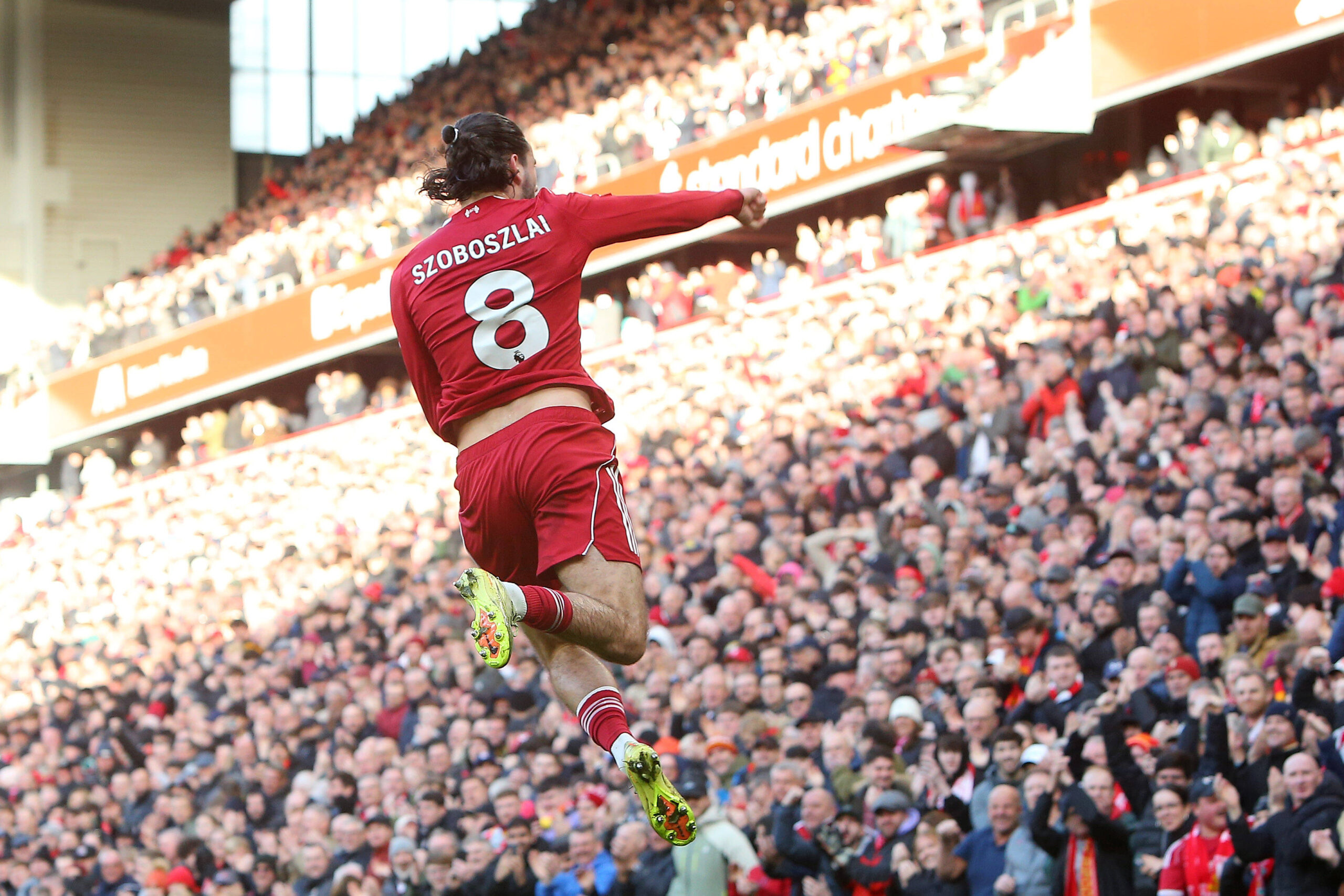 Anfield san nhà Liverpool ti?p ?ón Chelsea trong tr?n Premier League quan tr?ng