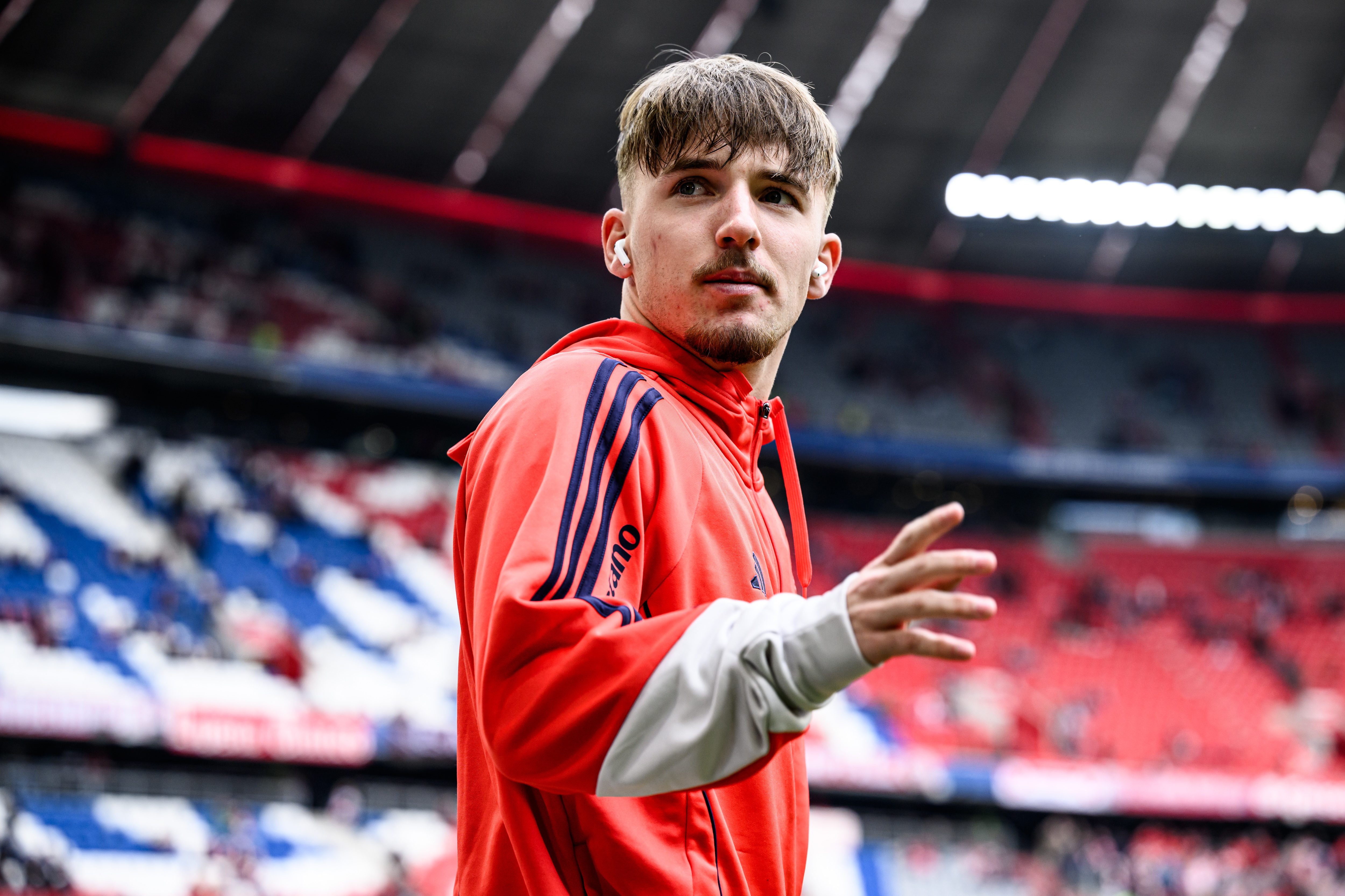 Bundesliga vòng 33 Stuttgart vs Leverkusen cu?c ?ua top 4 Champions League 2026