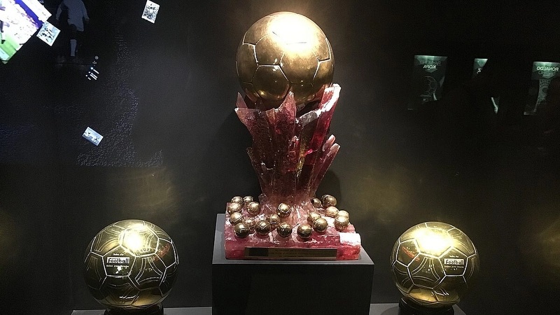 Th?ng l?n ? derby, Arsenal v?n b? c?nh báo vì ?n m?ng quá s?m