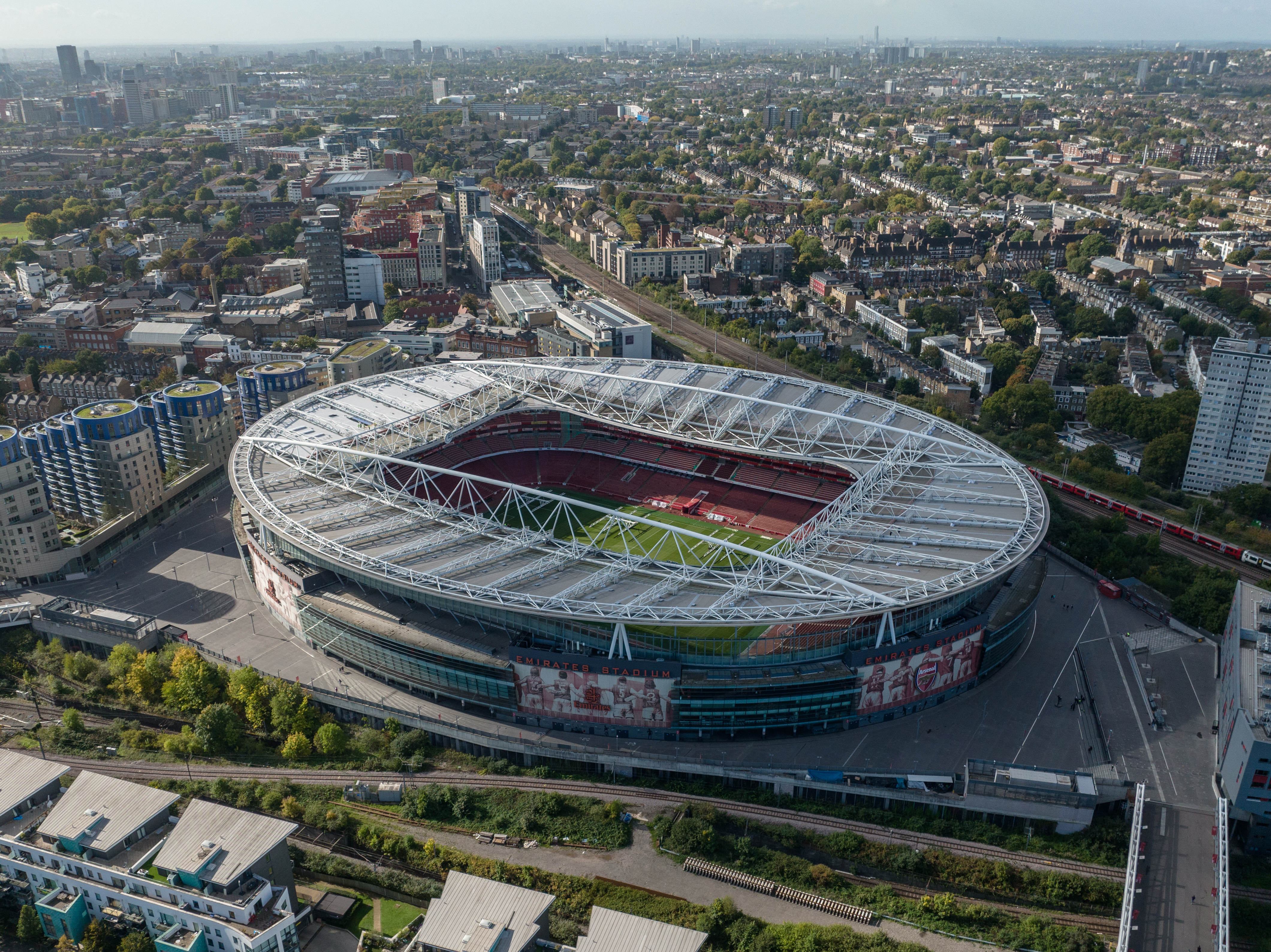 San Emirates Stadium Arsenal ???ng v? v? ??ch Premier League 2025-26 t? vòng 34 ??n vòng 38