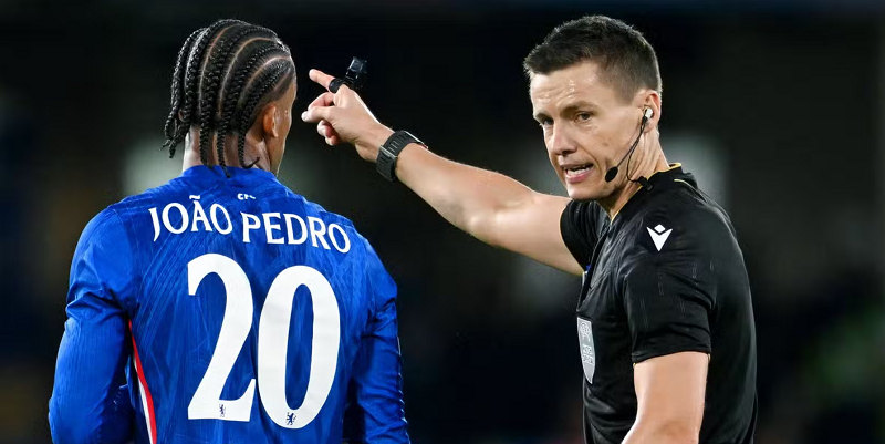 Rosenior: Joao Pedro có th? v??n t?m s? m?t th? gi?i